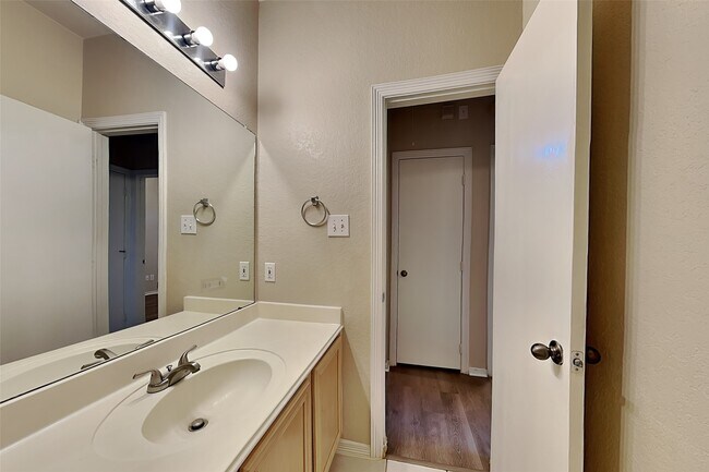 Building Photo - 285 Mesa View