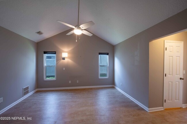 Building Photo - 2080 Tanager Dr