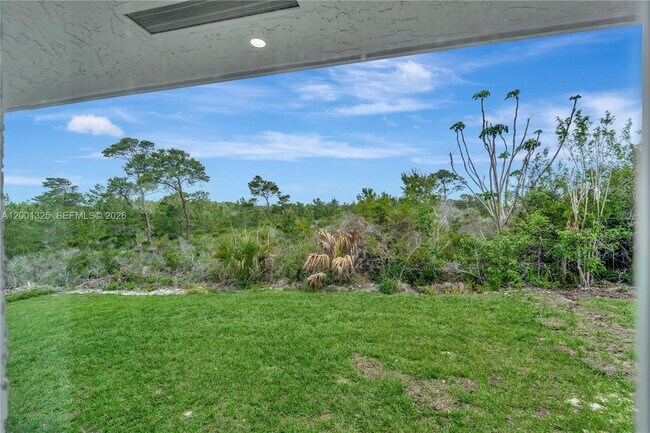 Building Photo - 9125 SE Karin St