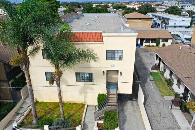 Building Photo - 4055 Rosecrans Ave