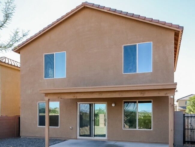Building Photo - 898 W Calle Arroyo Norte