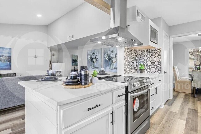 Building Photo - 306 Wildbriar Dr