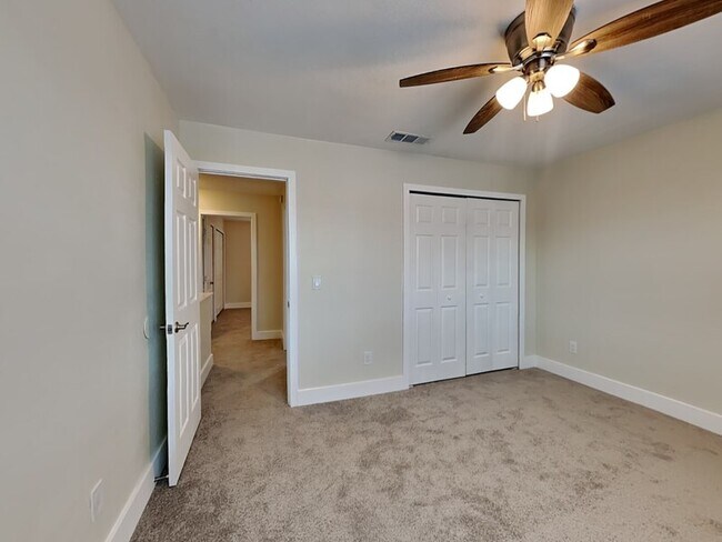 Building Photo - 542 Verbena Ct