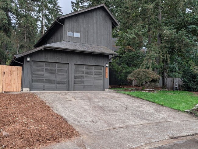 Building Photo - Fantastic 4 Bedroom, 2 Bath Home In The Thurston Area Of Springfield!