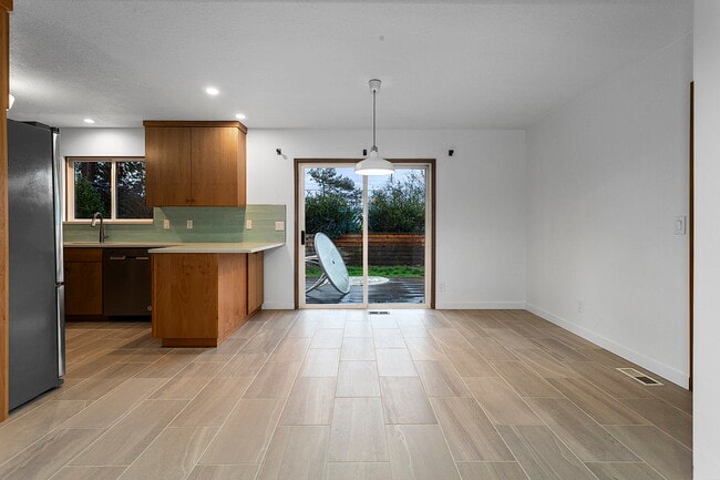 Building Photo - 11400 SW Terra Linda St