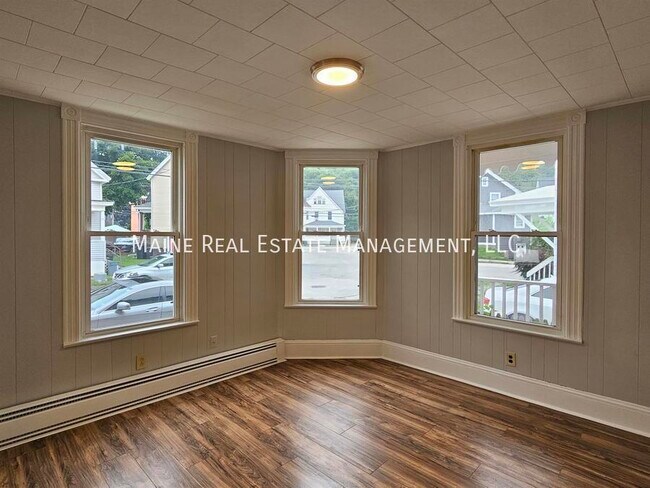 Building Photo - 31-33 Pine St. Unit-2