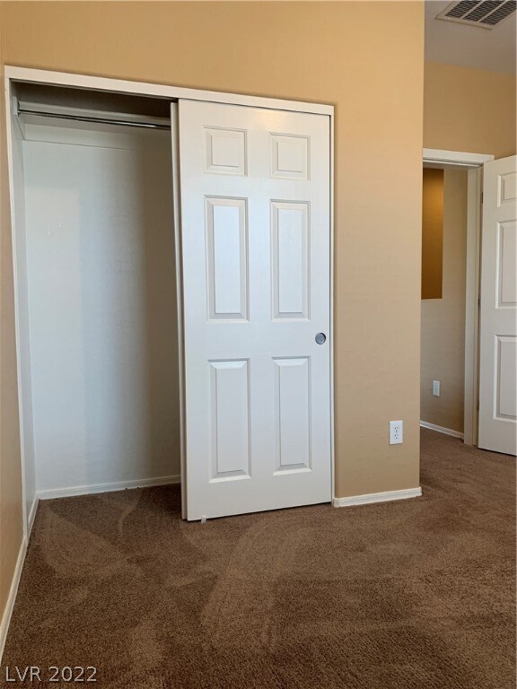 Building Photo - 6868 Sky Pointe Dr