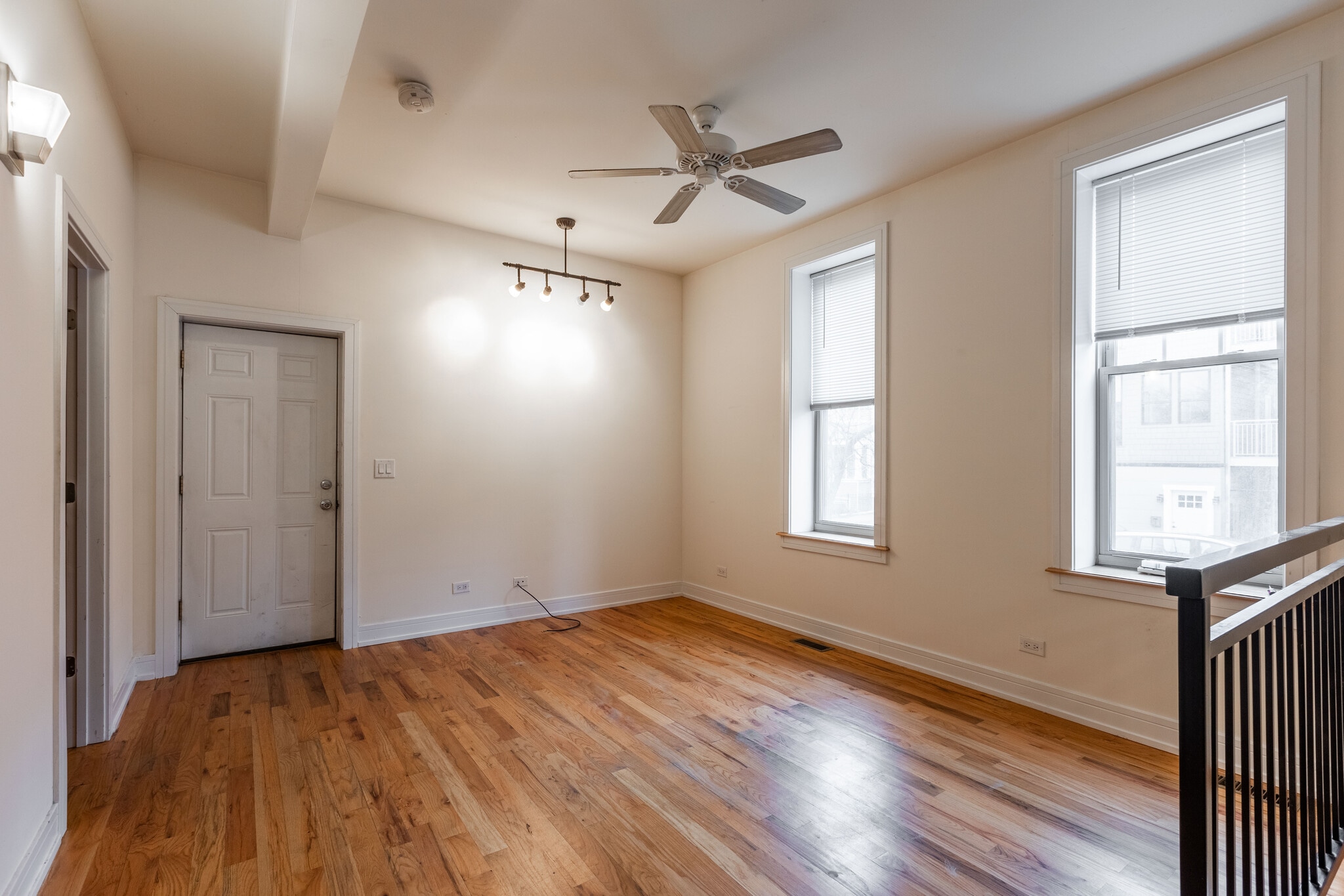 Building Photo - 2835 N Damen Ave