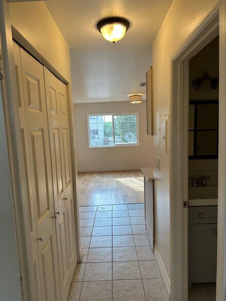 Hall - 2406 Florencita Ave