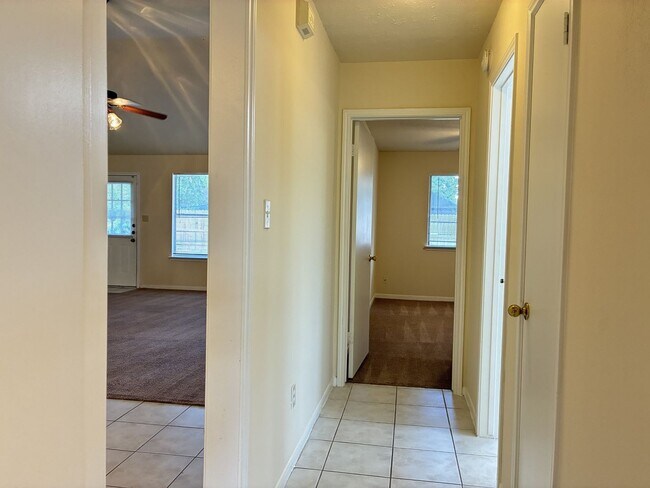 Building Photo - 11607 Lennington Dr