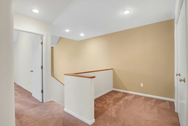 Building Photo - 1 Spring Pond Dr