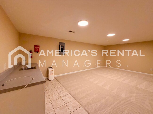 Building Photo - JUST LISTED - Spacious Five Bedroom Residence in Meadowbrook!