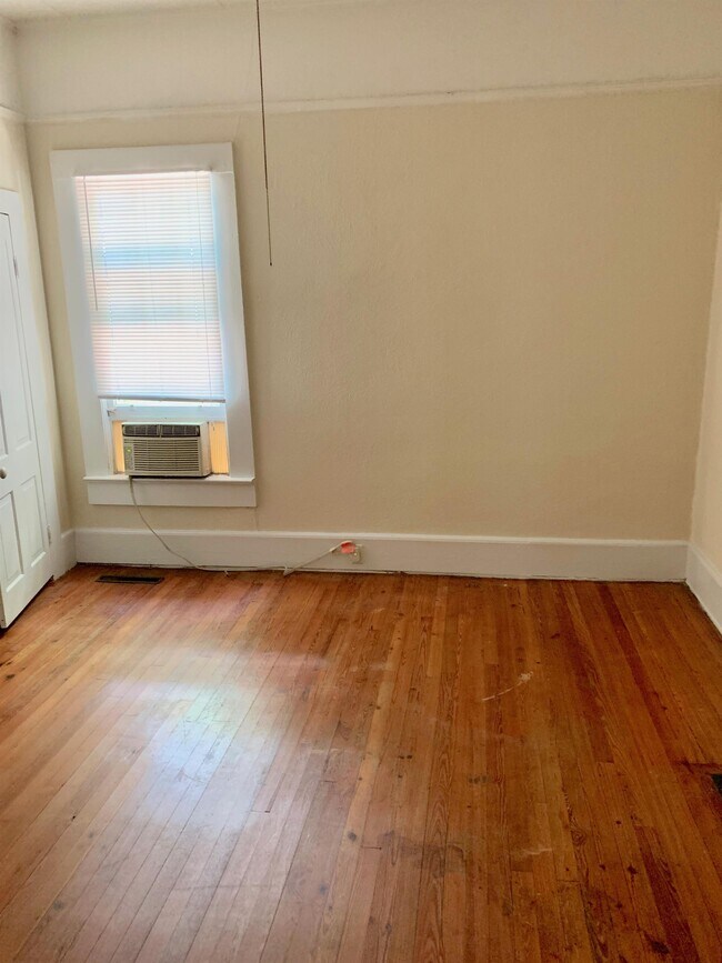 Building Photo - 179 Park Ave