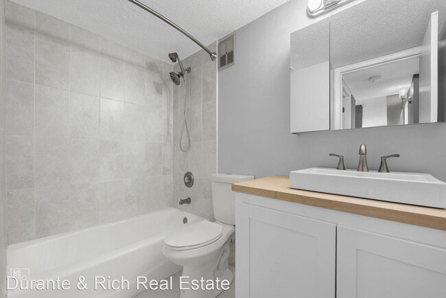 Building Photo - 2 br, 2 bath House - 1738 Chicago Avenue