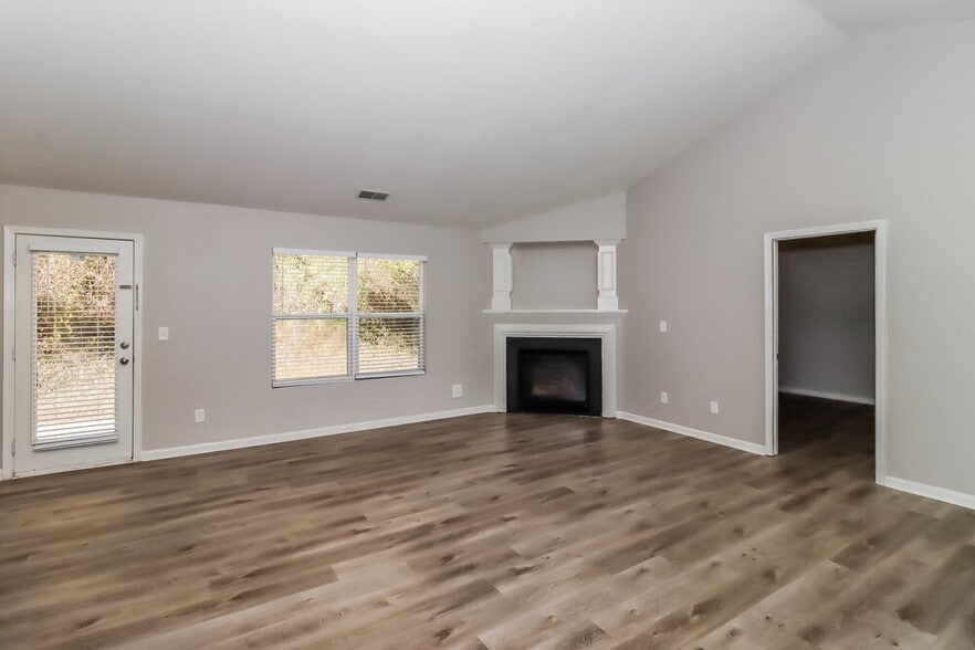 Building Photo - 7013 Sunman Rd