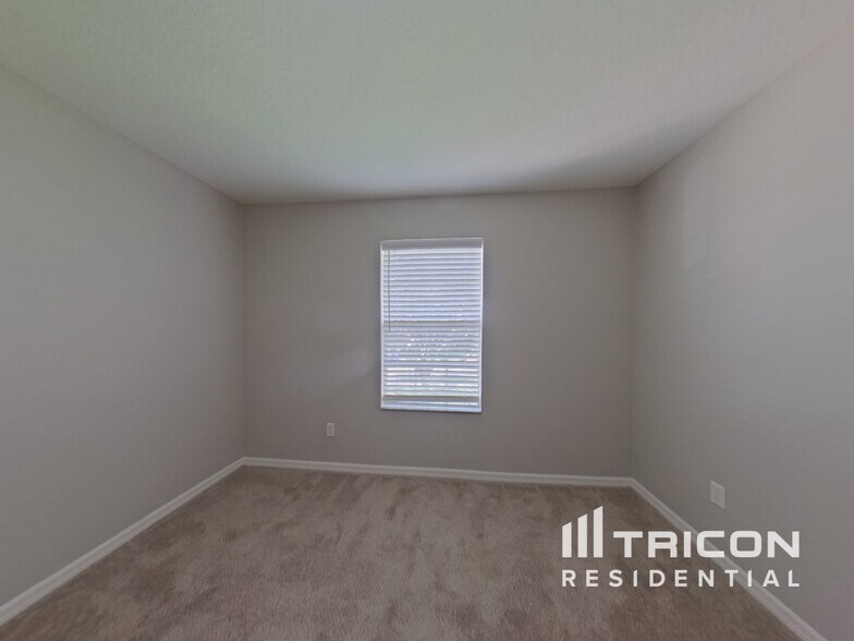 Building Photo - 800 Silvertip Rd