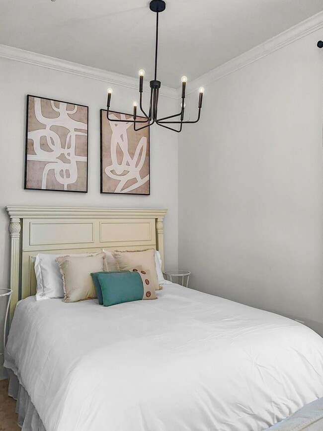 Building Photo - 50% off first months rent.  Fully furnishe...