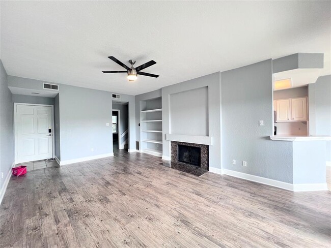 Primary Photo - 4711 Spicewood Springs Rd