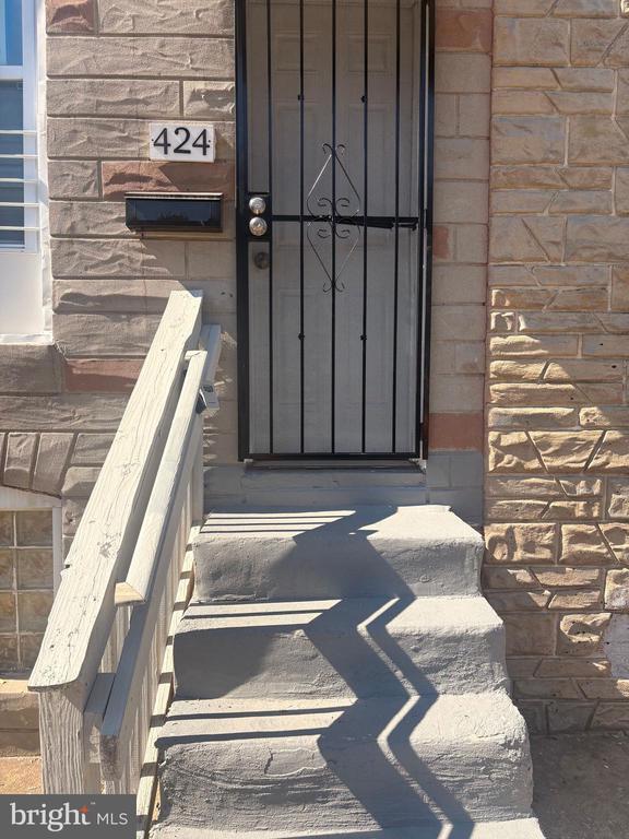 Building Photo - 424 N Rose St