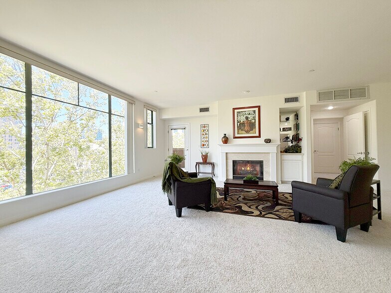 Building Photo - 144 S 3rd St