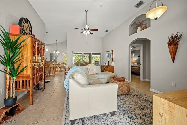 Building Photo - 1831 SE Van Loon Terrace