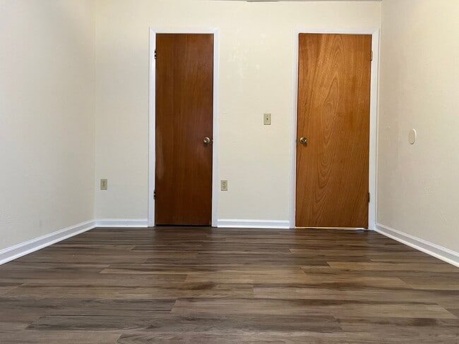 Building Photo - DANIT2626