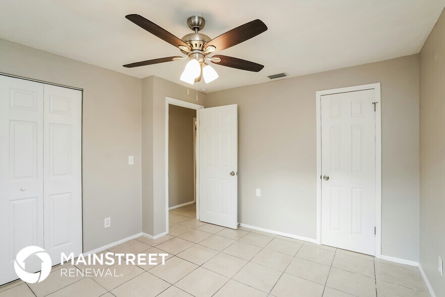 Building Photo - 19 Kingsman Cir