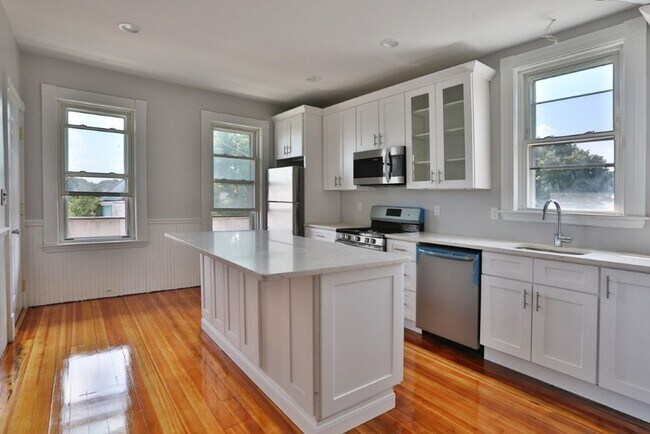 Building Photo - 74 Barnes Ave