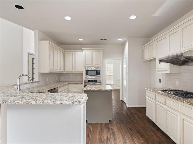 Building Photo - 9213 Dark Forest Dr