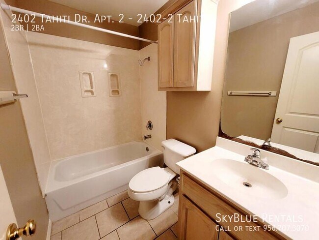 Building Photo - 2402 Tahiti Dr