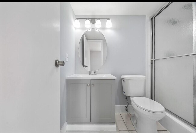 Building Photo - 6100 S Falls Cir Dr