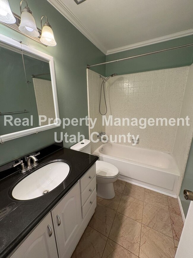 Building Photo - Half Off First Months Rent! 3rd floor condo in the heart of Salt Lake