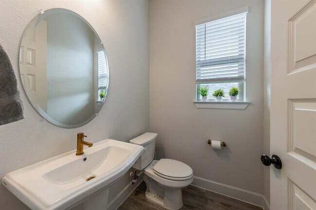 Building Photo - 2812 Sebring Cir