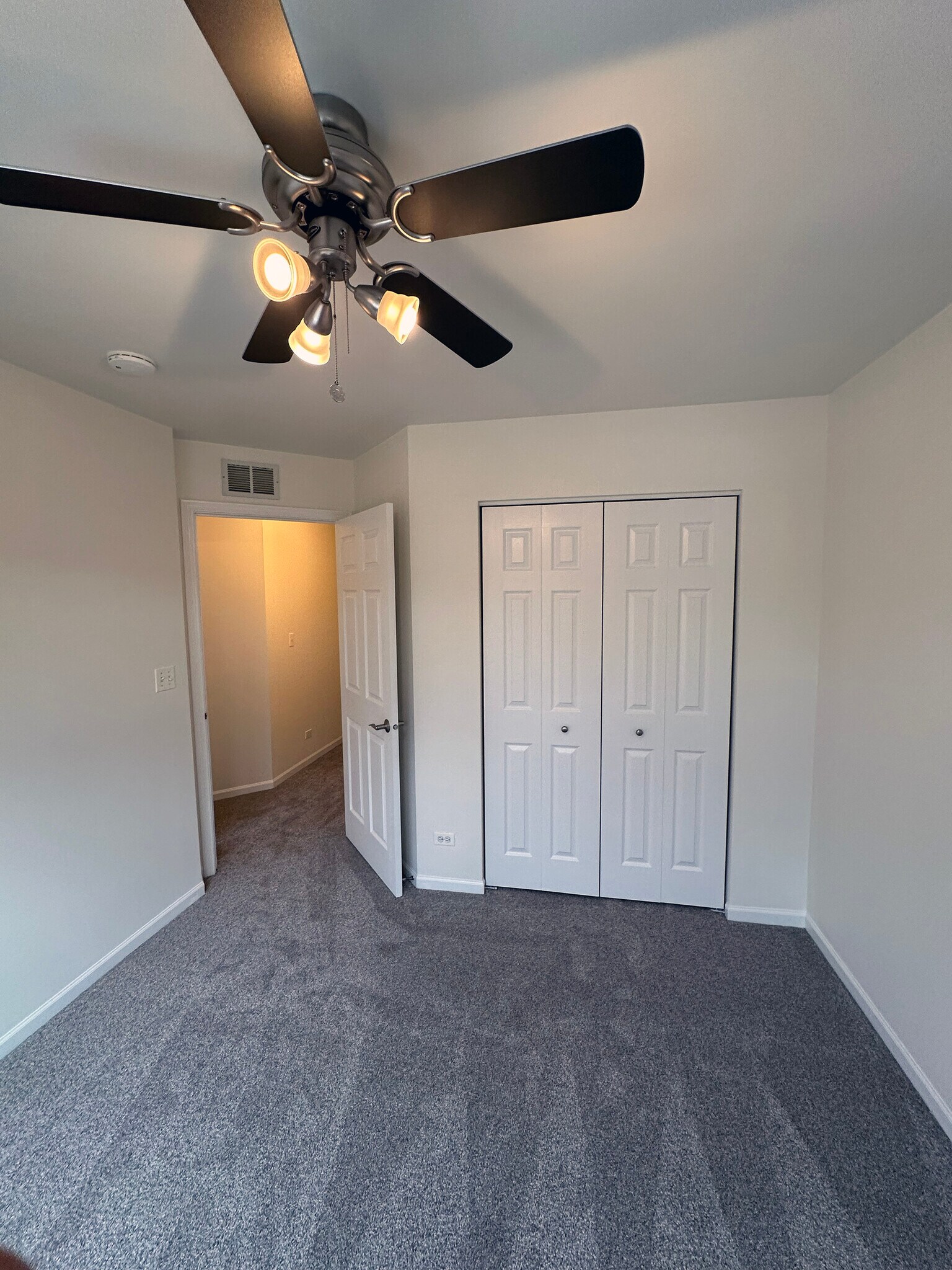 Building Photo - 560 Lancaster Dr