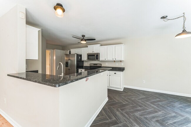 Building Photo - 6611 Barry Whitaker Pl