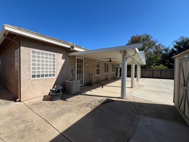 Building Photo - 4-bedroom single story located in Sylvan S...