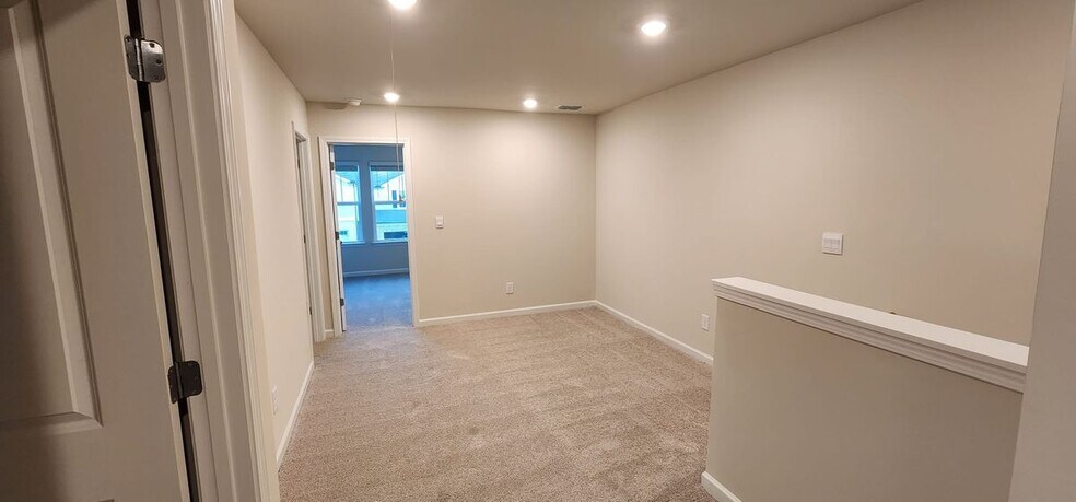 Building Photo - 112 Cedar Ln