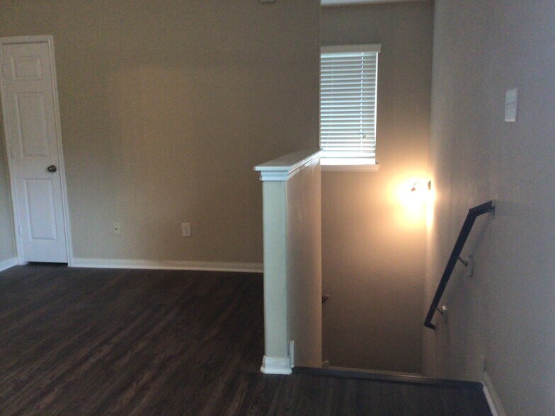 Building Photo - 22270 Queenbury Hills Dr