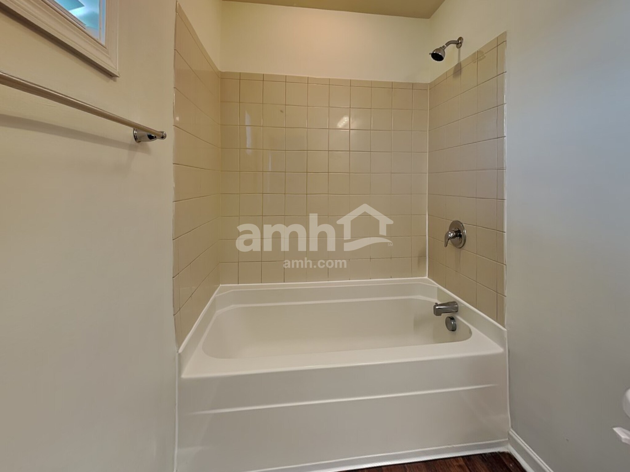 Building Photo - 10 Pfeiffer Ct