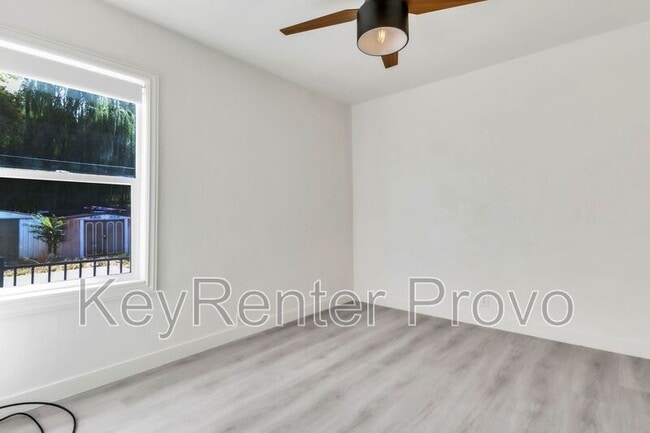 Building Photo - 494 N Emery Ave