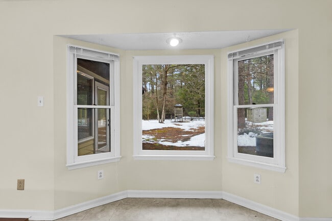 Building Photo - 1824 Caracara Dr