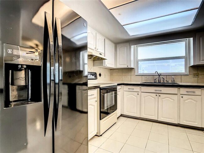 Building Photo - 7308 Wethersfield Dr