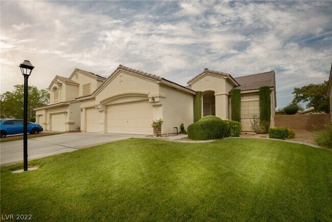 Building Photo - 7584 Splashing Rock Dr