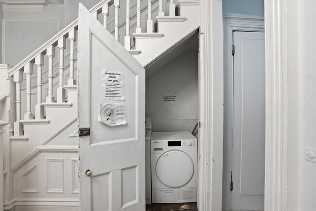 Building Photo - 227 Marlborough St