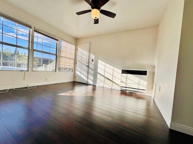 Building Photo - North Ave 49