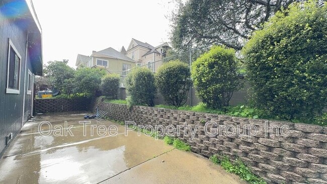 Building Photo - 2219 23rd Ave