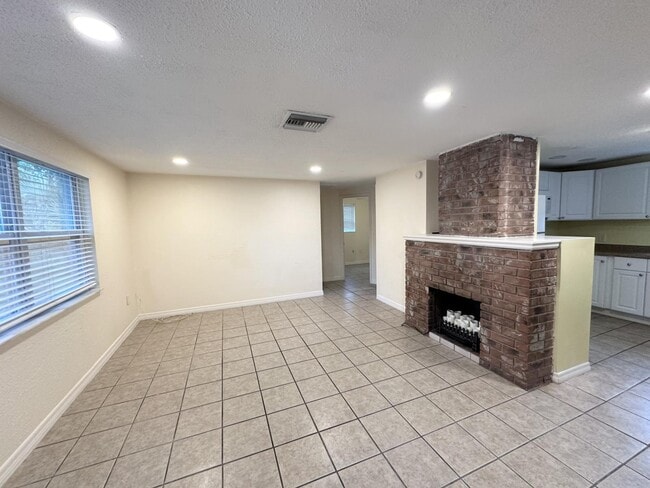 Building Photo - 6039 Corson Ave