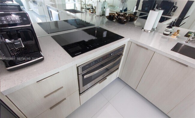 Building Photo - 92 SW 3rd St