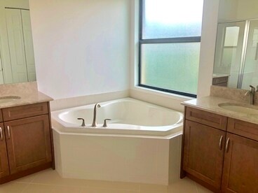 Building Photo - 13711 Callisto Ave