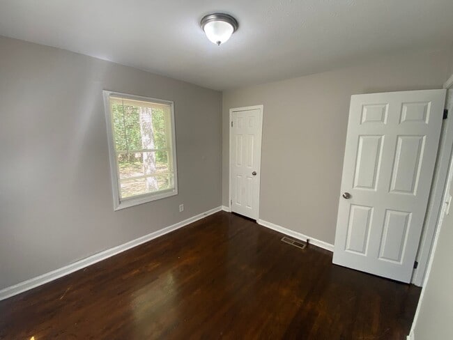 Building Photo - **AVAILABLE NOW**Nice East Columbus, GA 3 Bedroom / 1 Bathroom Home for Rent***